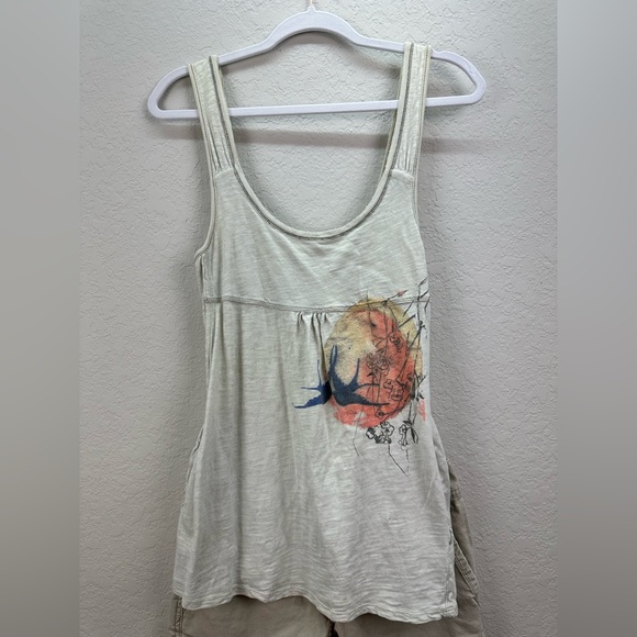 FREE PEOPLE TANK (XS) & MOSSIMO CARGO SHORTS (size 1) DISTRESSED SUMMER BUNDLE - Picture 2 of 9
